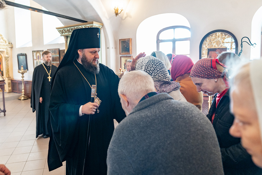 Архиерейское богослужение в храме Воскресения Словущего села Битягово г.о. Домодедово